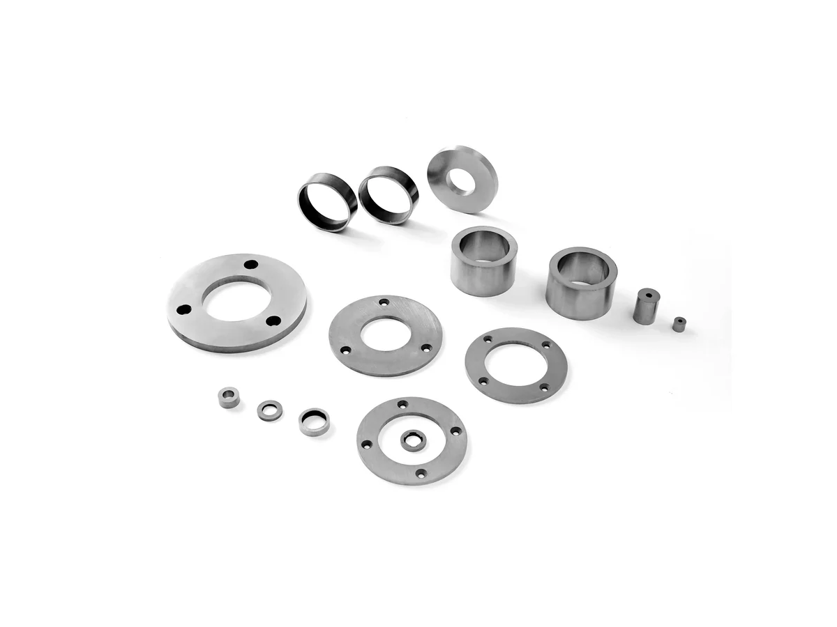AlNiCo ring magnets for instrumentation