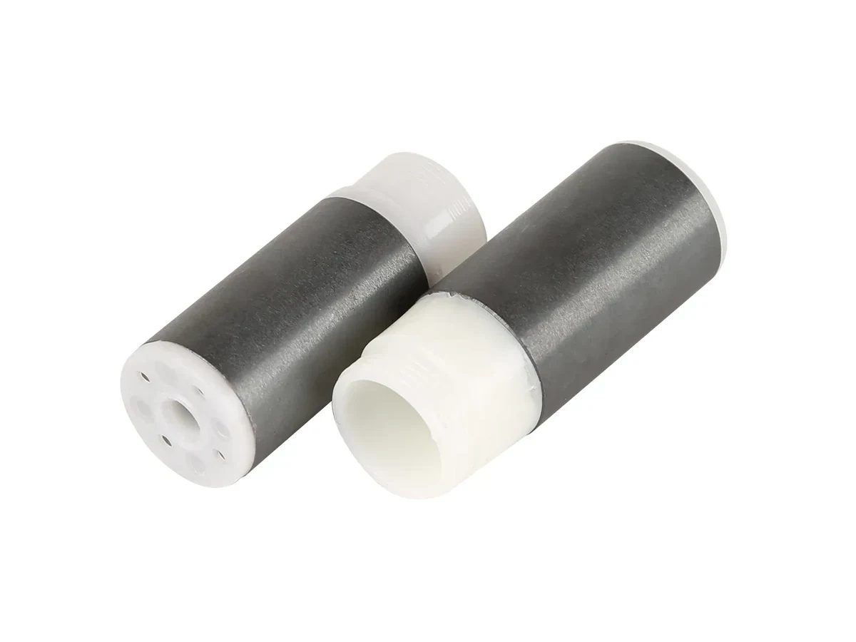 Overmoulded ferrite magnet cylinder