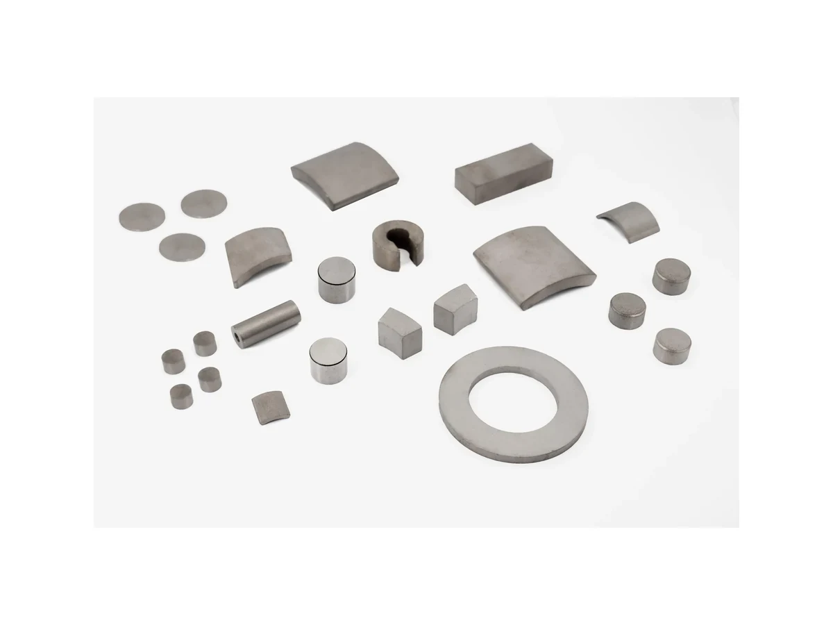 Samarium cobalt arc segment magnets