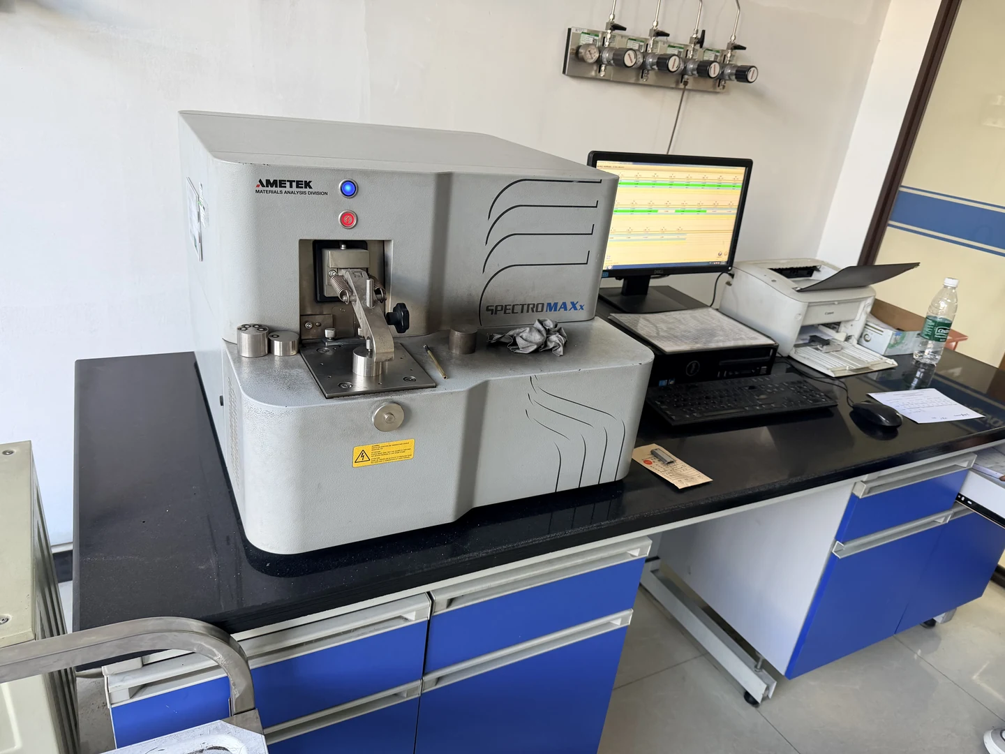 Materials analysis instrument and workstation